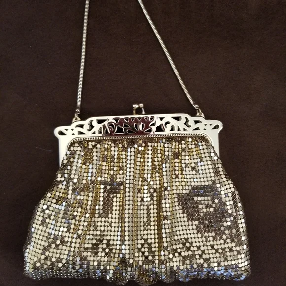 Vintage Whiting & Davis Gold Purse - Picture 5 of 5